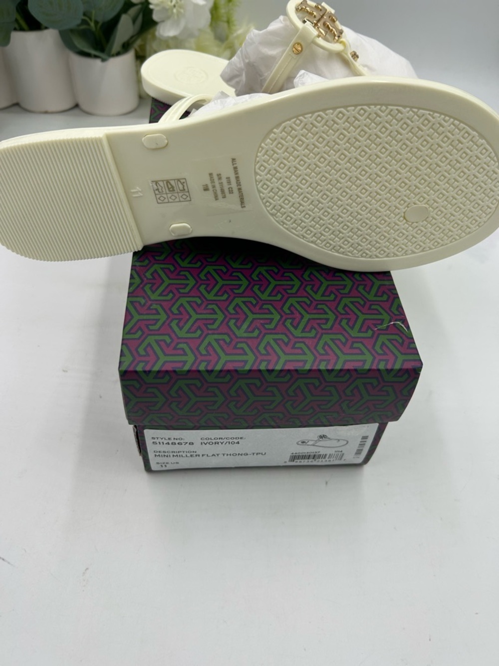 Women's TORY BURCH thong jelly sandals, size 11 - Picture 4 of 8